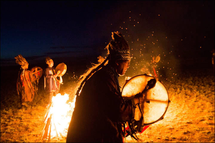 Bác sĩ thời xưa cũng có thể đã sử dụng nhịp gõ trống giúp giảm bớt sự đau đớn cho bệnh nhân trong lúc phẫu thuật.