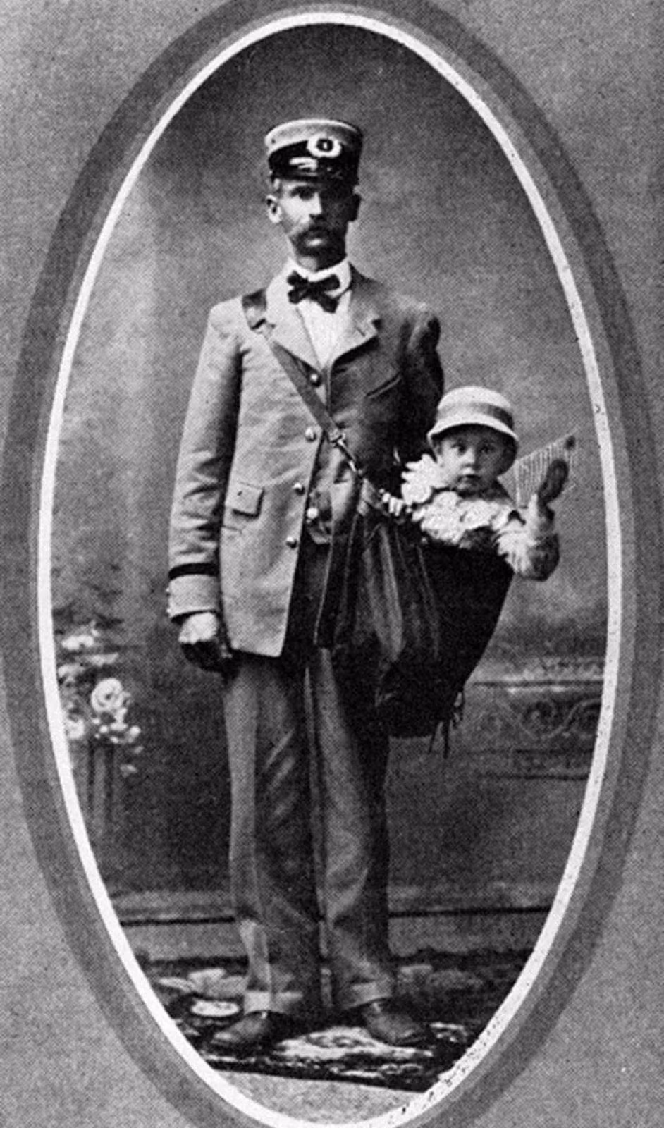 Với sự thay đổi lớn về trọng lượng bưu kiện, nhiều bậc cha mẹ đã nảy ra ý tưởng gửi con cái giống như bưu phẩm.