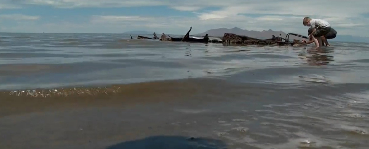 Dù chưa tìm ra lời giải chính xác nhưng ông Shearer suy đoán con tàu có khả năng thuộc đội tàu dùng để vận chuyển hàng hóa tới một đoạn thuộc Tuyến đường sắt xuyên lục địa hơn 100 năm trước.