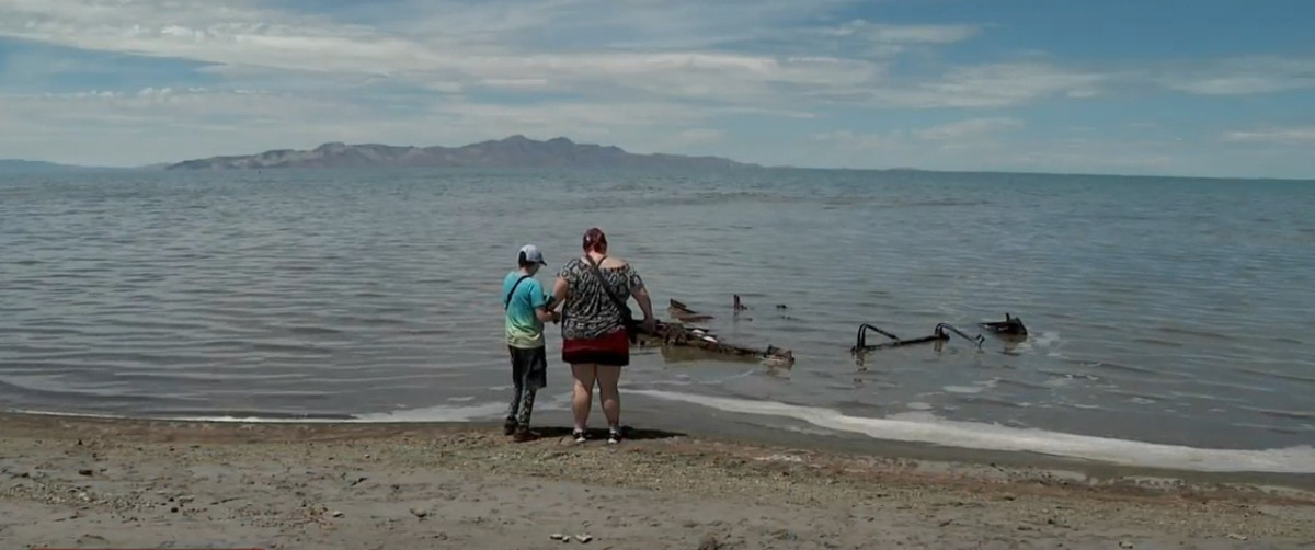 Ông Shearer có 22 năm nghiên cứu về những con tàu bị đắm tại Hồ Muối Lớn. Vì vậy, ông rất hứng thú với xác tàu mới lộ diện.