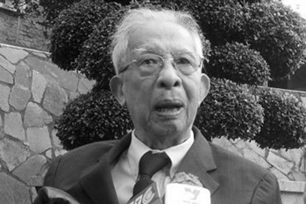 Cùng với những lãnh tụ của Đảng và các cây bút báo chí cách mạng như: Trường Chinh, Lê Quang Đạo, Lê Liêm, Lê Toàn Thư, Trần Quốc Hương đã hoạt động tích cực trong việc xuất bản báo Cứu Quốc và Cờ Giải Phóng tại các vùng của An toàn khu.