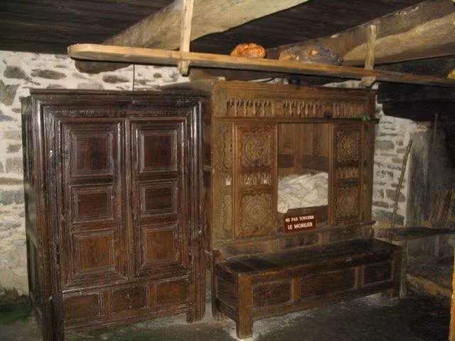 Nhiều người dân sử dụng "giường hộp" với những ưu điểm như: tạo không gian riêng tư, tránh được ruồi muỗi, côn trùng "quấy phá" giấc ngủ.