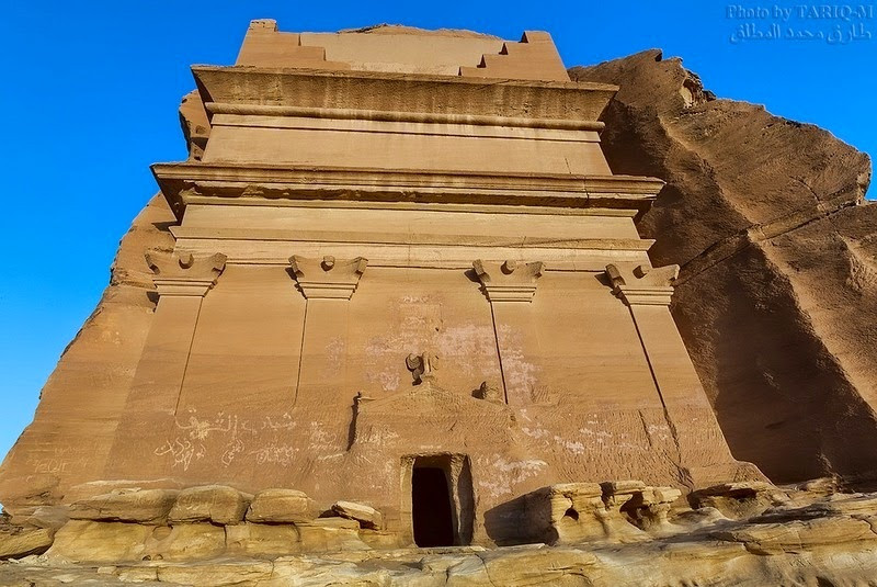 Lâu đài Qasr al-Farid là một trong 90 ngôi mộ được chạm khắc ở thành phố cổ Mada'in Saleh vào thời kỳ hoàng kim của Saudi Arabia.