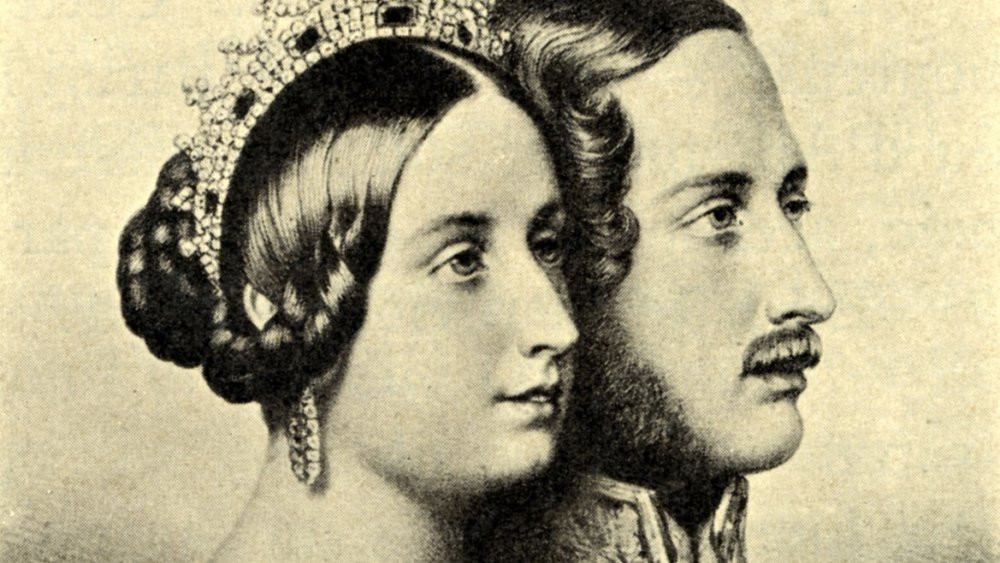 Sau đó, Nữ hoàng Victoria và hoàng tử Albert yêu nhau say đắm. Kết quả là hôn lễ hoành tráng của hai người được tổ chức vào năm 1940.