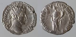 Những chiến thắng không vẻ vang này của Commodus khiến các đấu sĩ, dân chúng La Mã tức giận và ngày càng căm ghét.