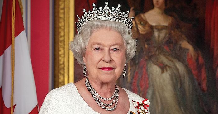  Nữ hoàng Anh Elizabeth II là một trong những nhân vật hoàng gia được công chúng yêu mến và kính trọng nhất. Bà là người trị vì lâu nhất trong lịch sử nước Anh.