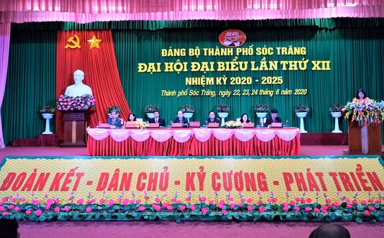 Ong Nguyen Van Quan tai dac cu Bi thu Thanh uy Soc Trang-Hinh-2