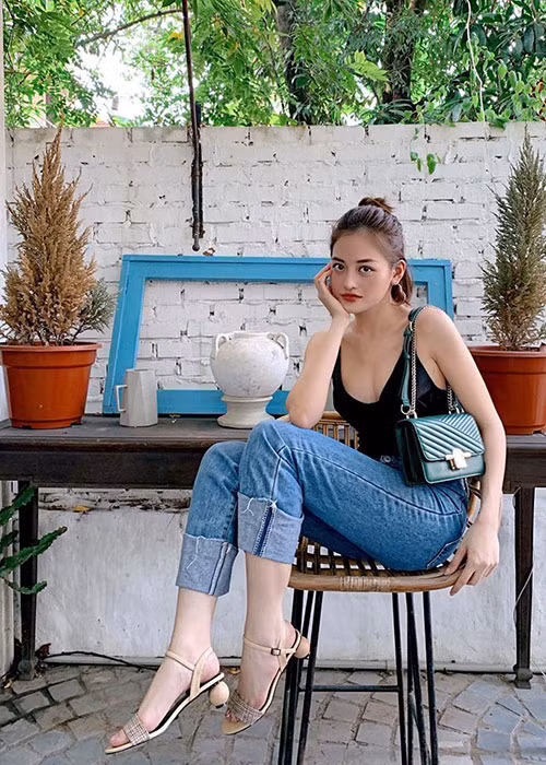 Nữ diễn viên được khán giả biết đến qua dự án: "Bộ tứ 10A8", "Đập cánh giữa không trung".