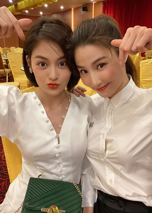 Đố kỵ với Diễm My trên phim nhưng ngoài đời, Thùy Anh rất thân thiết với đàn chị.