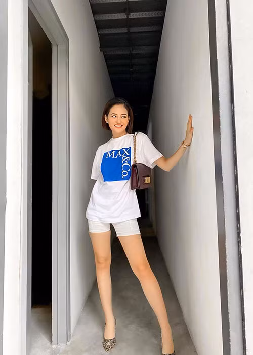 Nữ diễn viên còn từng đóng phim "Cả một trời ân oán", "Gái già lắm chiêu", "Người lạ ơi".