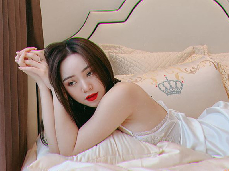 Trước đó, Quỳnh Kool được biết đến là hot girl đóng các phim chiếu mạng.