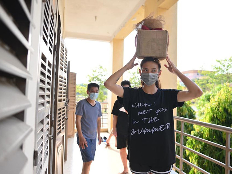 Trong những ngày ở nơi cách ly, Võ Hoàng Yến được khen ngợi vì hình ảnh vui vẻ, thân thiện.