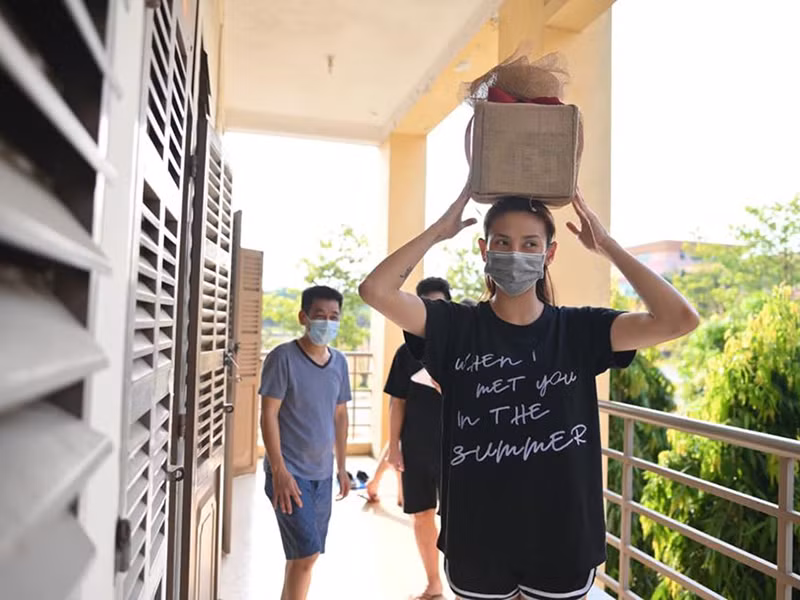 Trong những ngày ở nơi cách ly, Võ Hoàng Yến được khen ngợi vì hình ảnh vui vẻ, thân thiện.