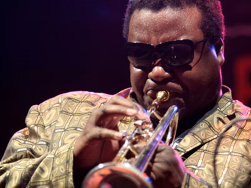 Nghệ sĩ kèn trumpet nổi tiếng Mỹ Wallace Roney cũng mắc COVID-19 và không may ra đi ở tuổi 60. Theo The Guardian, nam nghệ sĩ từng đoạt giải Grammy năm 1994 cho album "A tribute to miles". Ảnh: Người lao động