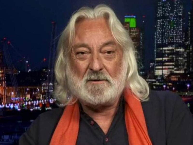 Chỉ sau 2 ngày được chẩn đoán mắc COVID-19, nam diễn viên Andrew Jack qua đời. Ông mất ở tuổi 76. Sinh thời, ông tham gia nhiều bộ phim nổi tiếng của Hollywood, trong đó đáng chú ý nhất là 2 phần của loạt phim Star Wars là The Force Awakens và The Last Jedi. Ảnh: Metro UK