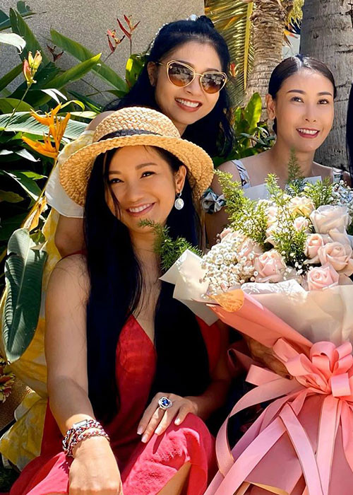 Khi hôn nhân tan vỡ, cô nhận được sự động viên của đông đảo bạn bè.