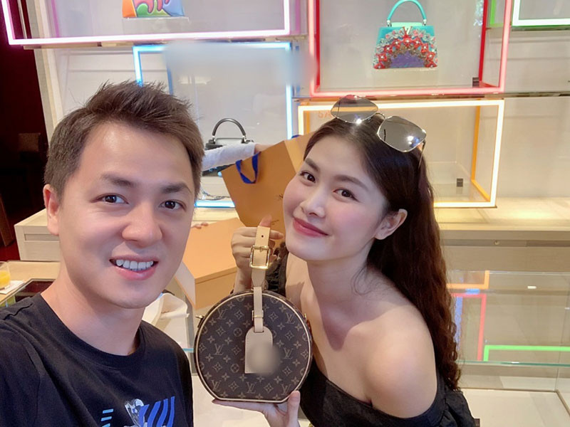 Sau 15 năm bên nhau, Thủy Anh luôn được Đăng Khôi cưng chiều như bà hoàng.