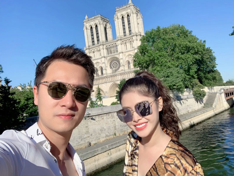 Trước khi lập gia đình, bà xã của Đăng Khôi là một người mẫu ảnh, hot girl đình đám của Hà Nội.