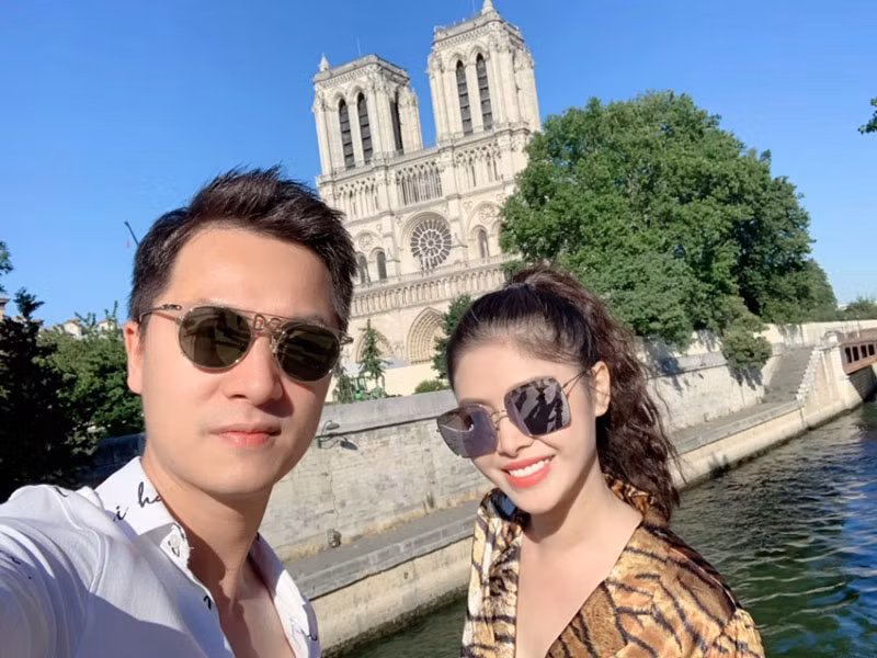 Trước khi lập gia đình, bà xã của Đăng Khôi là một người mẫu ảnh, hot girl đình đám của Hà Nội.