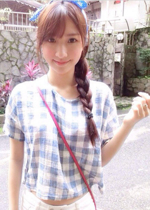 Dù có lợi thế về ngoại hình nhưng hot girl sinh năm 1994 không có ý định thử sức mình trong lĩnh vực nghệ thuật.