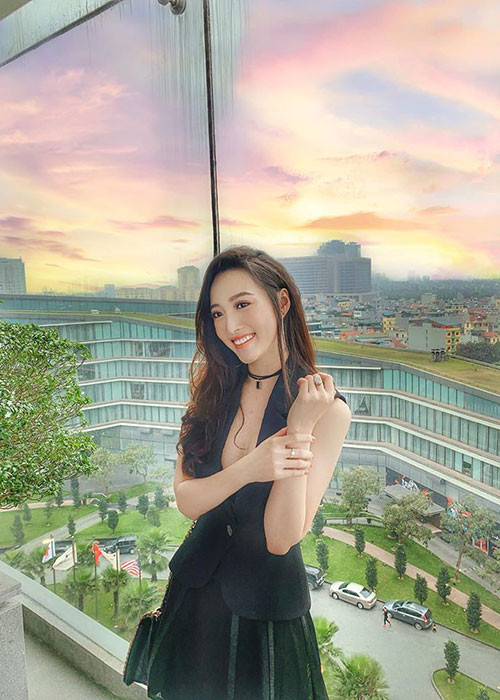 Hoàng Mai Anh thường xuyên diện bikini ngoài đời. Tuy nhiên, cô nói ngại khi phải mặc áo tắm trên màn ảnh.