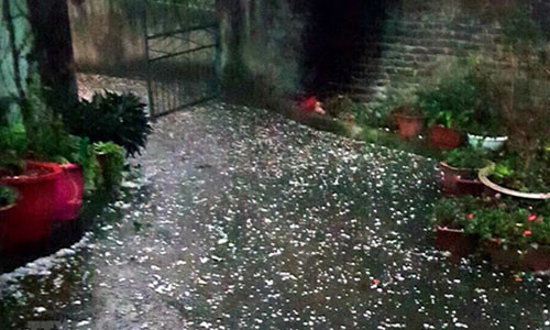 Thoi tiet hom nay 5/4: Bac Bo ret, de phong loc set va mua da