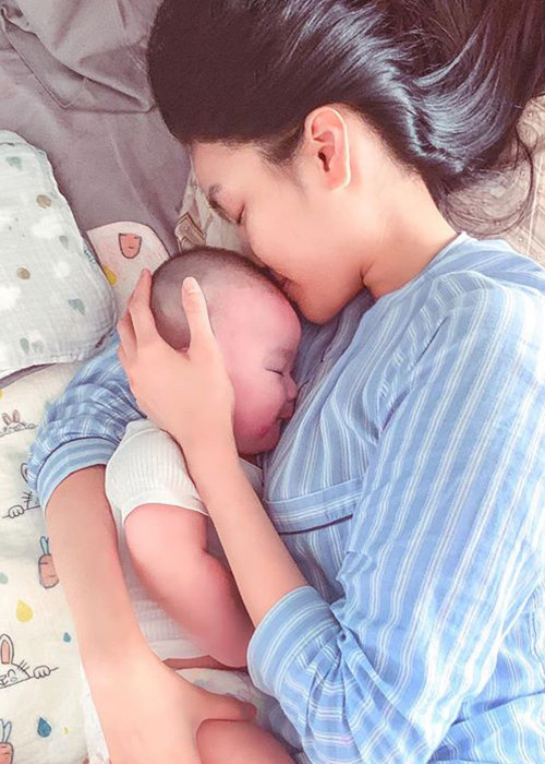 Lan Khuê cho biết, chừng nào dịch bệnh qua đi, cô sẽ ẵm con trai đến spa của mình để bơi và chơi cùng các bạn.