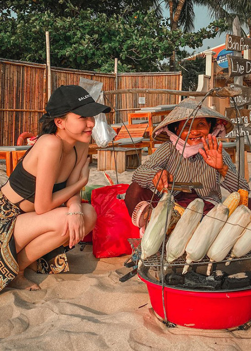 Băng Di lại hứa sẽ tìm gặp cô bán hàng rong quen thuộc ngay khi hết dịch.