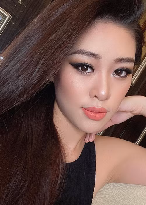 Vì là đại diện Việt Nam tham gia Hoa hậu Hoàn vũ Thế giới 2020, Hoa hậu Khánh Vân cho biết khi hết dịch, cô sẽ lập tức quay trở lại các lớp học kỹ năng catwalk, giao tiếp, tâm lý.