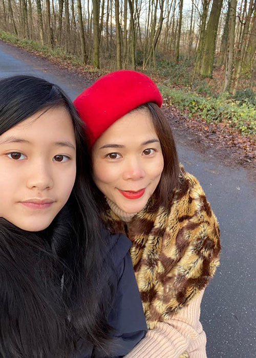 Theo Ngôi sao, Mỹ Lệ cho biết, Janet rất giản dị nên từ chối lời gợi ý quà đồ hiệu từ mẹ nhân dịp sinh nhật.