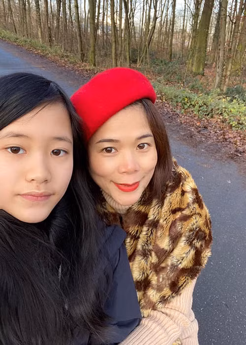 Theo Ngôi sao, Mỹ Lệ cho biết, Janet rất giản dị nên từ chối lời gợi ý quà đồ hiệu từ mẹ nhân dịp sinh nhật.