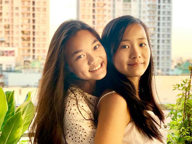 Theo Vietnamnet, Mỹ Lệ tiết lộ mức học phí tại trường trung học mà hai con gái cô theo học là 1,2 tỷ đồng/năm cho mỗi bé, chưa kể thêm các khoản phí ngoại khóa.