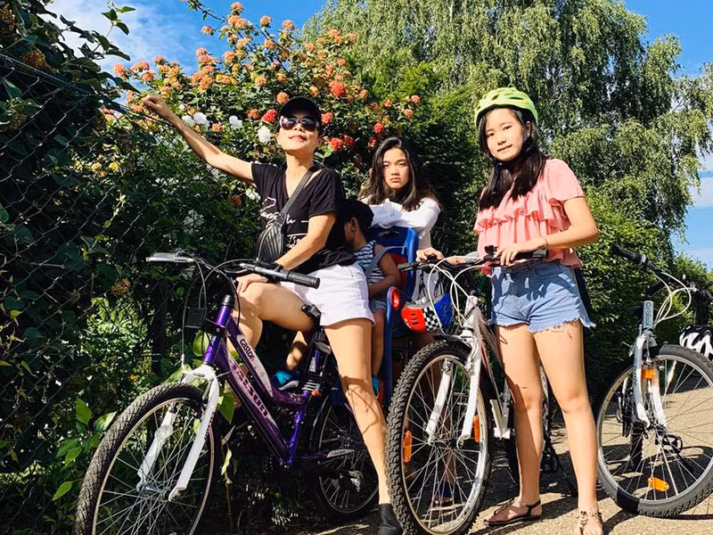 Ngoài Janet và Jennifer, Mỹ Lệ còn có một cậu con trai thứ ba.