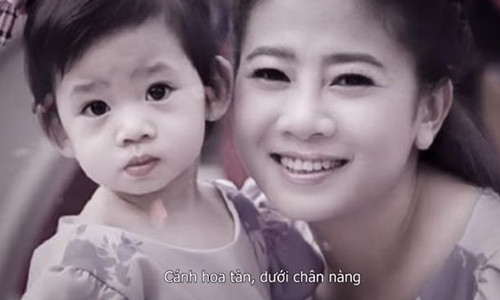 Xuc dong clip Tran Thanh hat “Canh hong phai” tuong nho Mai Phuong-Hinh-3