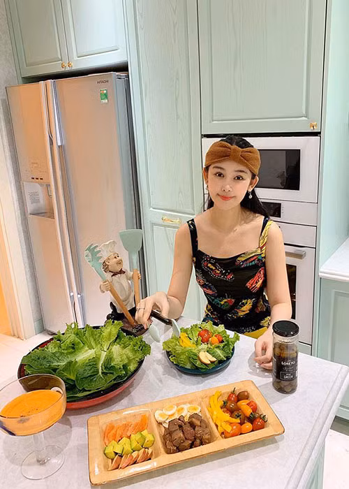 Người hâm mộ trầm trồ trước khả năng nấu nướng của Ngân Anh.
