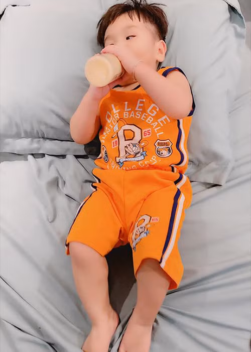 Bé Thiên Long kháu khỉnh, bụ bẫm ngay từ khi mới chào đời.