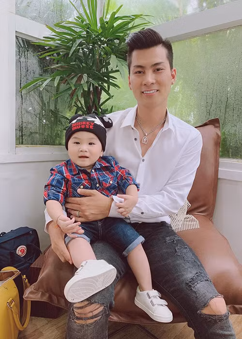 Vợ chồng Lâm Khánh Chi dự định sinh thêm con để gia đình "đủ nếp đủ tẻ".