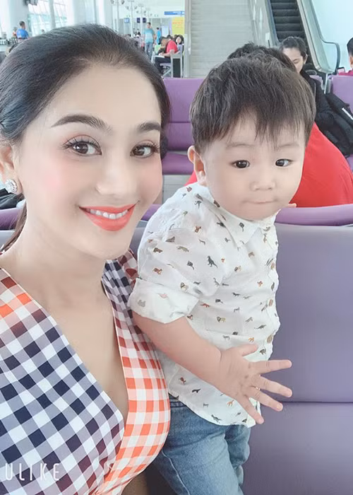 Vì con trai quá đáng yêu nên Lâm Khánh Chi tự phá lời hứa khoe ảnh cận mặt khi bé cứng cáp.