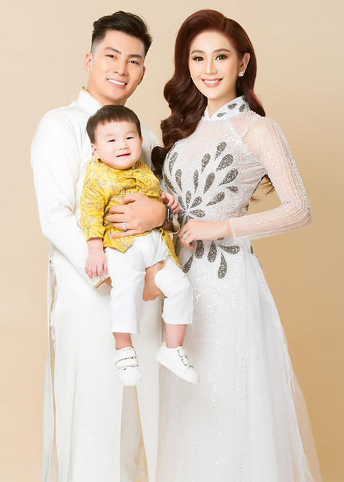 Lâm Khánh Chi cho biết, cuối tuần này, cô sẽ giải đáp những thắc mắc về việc không còn sống chung với chồng.