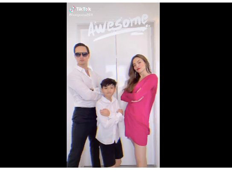 “Ở nhà vẫn vui” của một ứng dụng giải trí cũng là một trong số trào lưu được sao Việt hưởng ứng nhiệt tình.