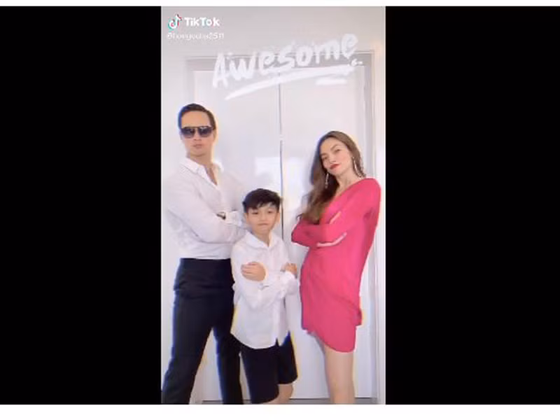 “Ở nhà vẫn vui” của một ứng dụng giải trí cũng là một trong số trào lưu được sao Việt hưởng ứng nhiệt tình.