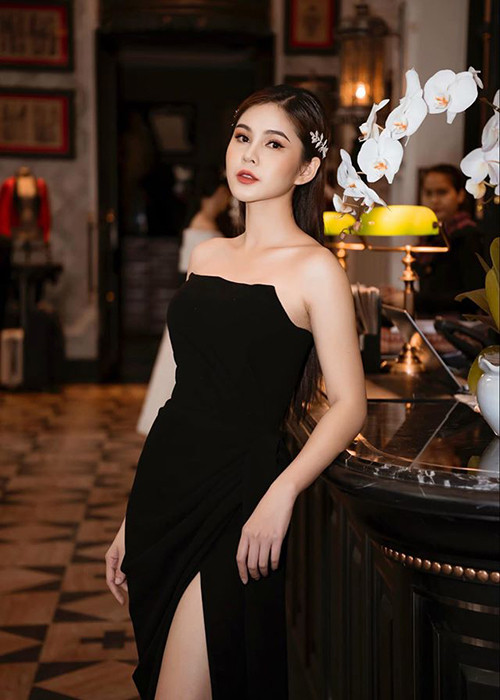 Thu Hoài luôn cảm thấy hạnh phúc khi làm công việc mình yêu thích.