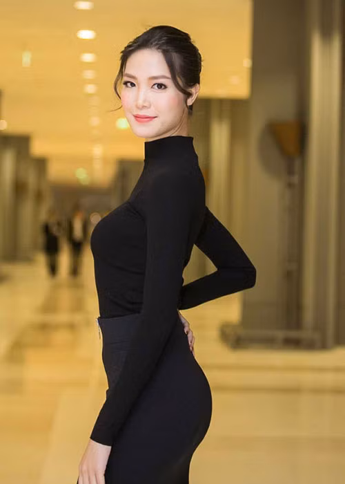 Sau ồn ào, Thùy Dung đi học lại và tốt nghiệp với tổng điểm 33. Trong 6 môn thi, môn có điểm cao nhất là Toán (8 điểm) và thấp nhất là Văn (3 điểm).