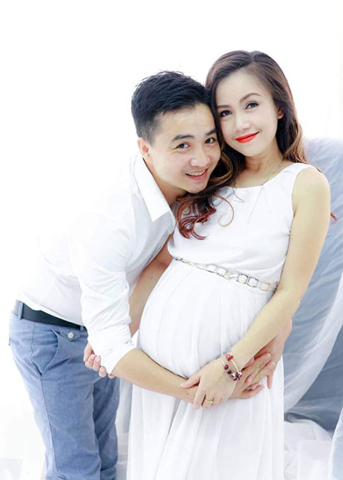 1 năm sau đám cưới, Hoàng Yến hạ sinh con gái. Nữ diễn viên cho biết, vợ chồng cô rất hạnh phúc chào đón thiên thần nhỏ.