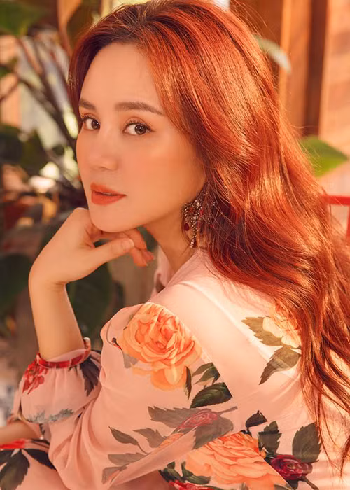 Sau khi Vy Oanh lên tiếng, Phùng Ngọc Huy lần đầu có chia sẻ về Mai Phương và bé Lavie. Theo nam ca sĩ, anh không thể tiếp tục giữ im lặng vì có nhiều luồng thông tin trái chiều. Trước chia sẻ này của Phùng Ngọc Huy, một số cư dân mạng cho rằng Vy Oanh đu bám chuyện của Phùng Ngọc Huy - Mai Phương để gây chú ý.