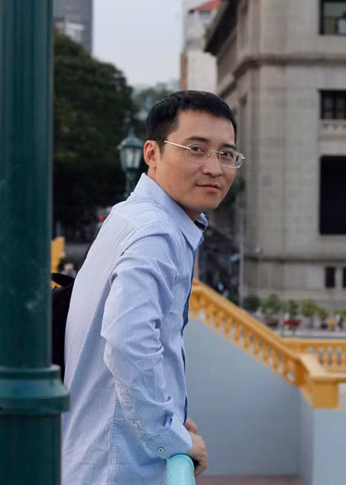 Ngọc Châu là con trai của nghệ sĩ Ngọc Hướng - Vũ Dậu. Anh tốt nghiệp khoa Sáng tác - Nhạc viện Hà Nội. Tên tuổi của anh gắn liền với loạt ca khúc nổi tiếng những năm 2000 như: “Cô Tấm ngày nay”, “Thì thầm mùa Xuân”, “Chiều Xuân”, “Nếu điều đó xảy ra”, “Ban mai xanh”.