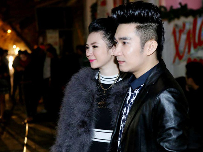 Tháng 12/2013, đi diễn ở Hà Nội đúng dịp Noel nên Quang Hà nhân dịp này đưa Thu Hà về ra mắt gia đình. "Tôi khá run khi về nhà anh ấy”, Thu Hà cho biết. Ảnh: Zing
