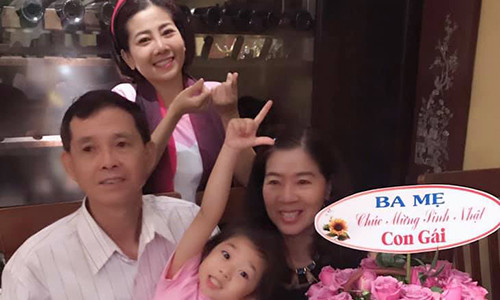 Me cua Mai Phuong to bi danh, phu nhan mang con, ep chau cau nguyen-Hinh-2