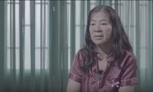 Me cua Mai Phuong to bi danh, phu nhan mang con, ep chau cau nguyen