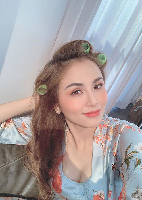 Nhan sắc của Diễm Hương vẫn trẻ trung. Chính vì vậy, nhiều người không quá bất ngờ khi cô được trai trẻ theo đuổi.